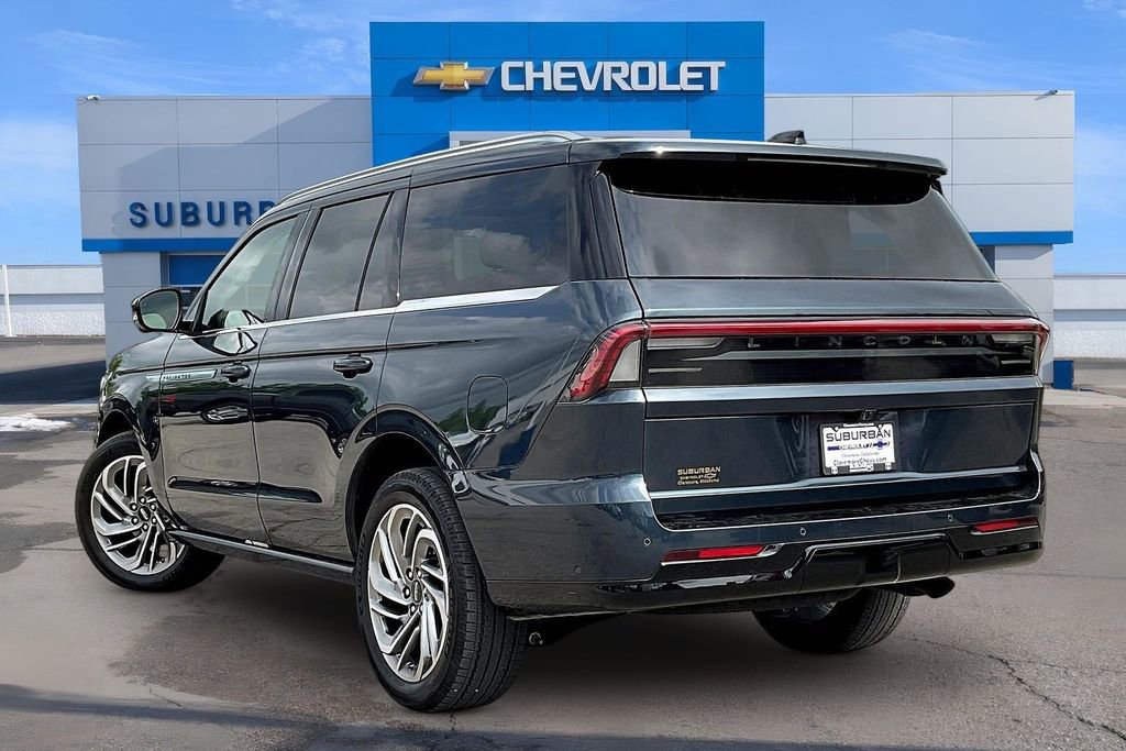 Used 2025 Lincoln Navigator Reserve image 12