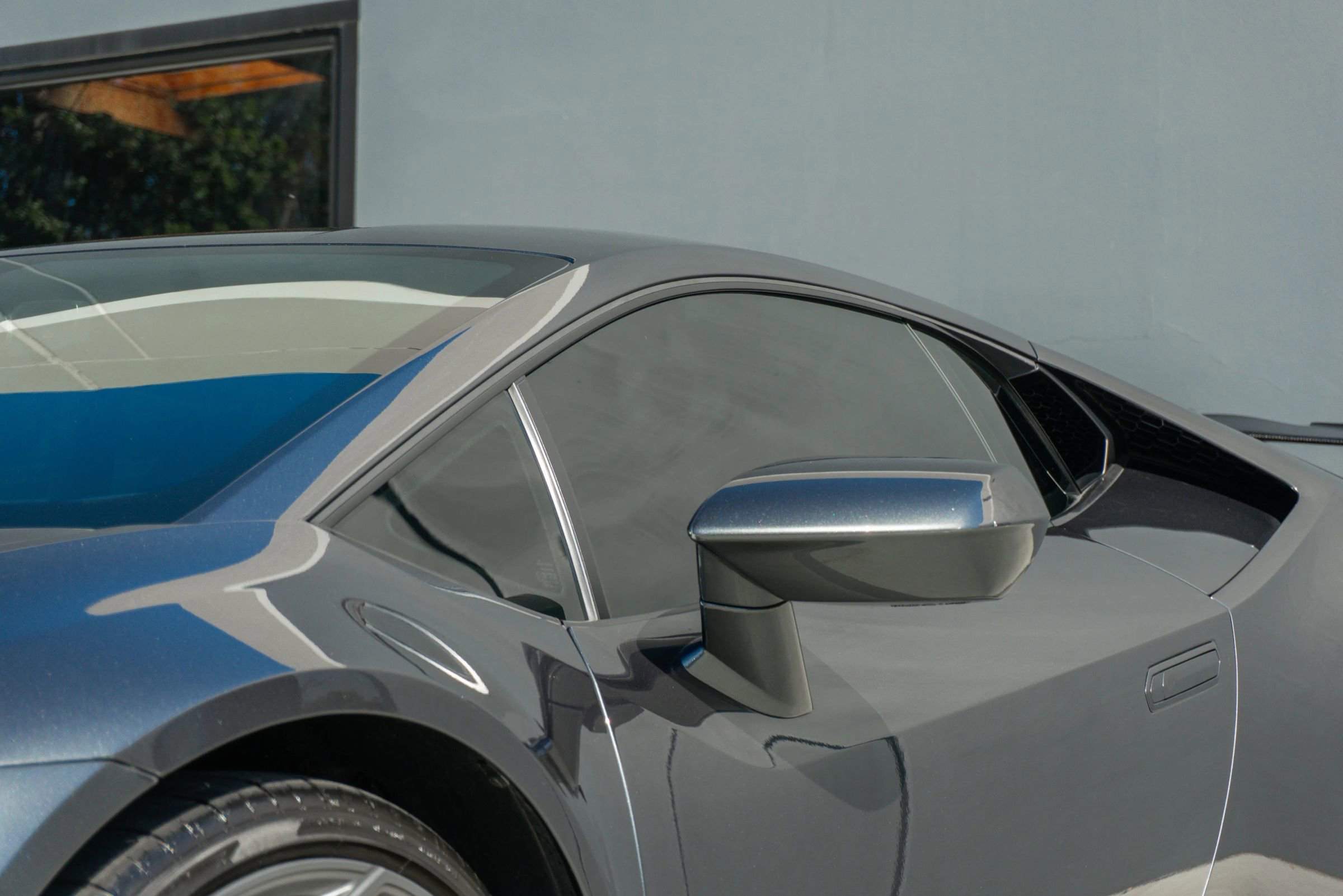 Used 2020 Lamborghini Huracan EVO image 25