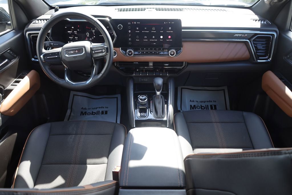 Used 2025 GMC Canyon AT4 image 18