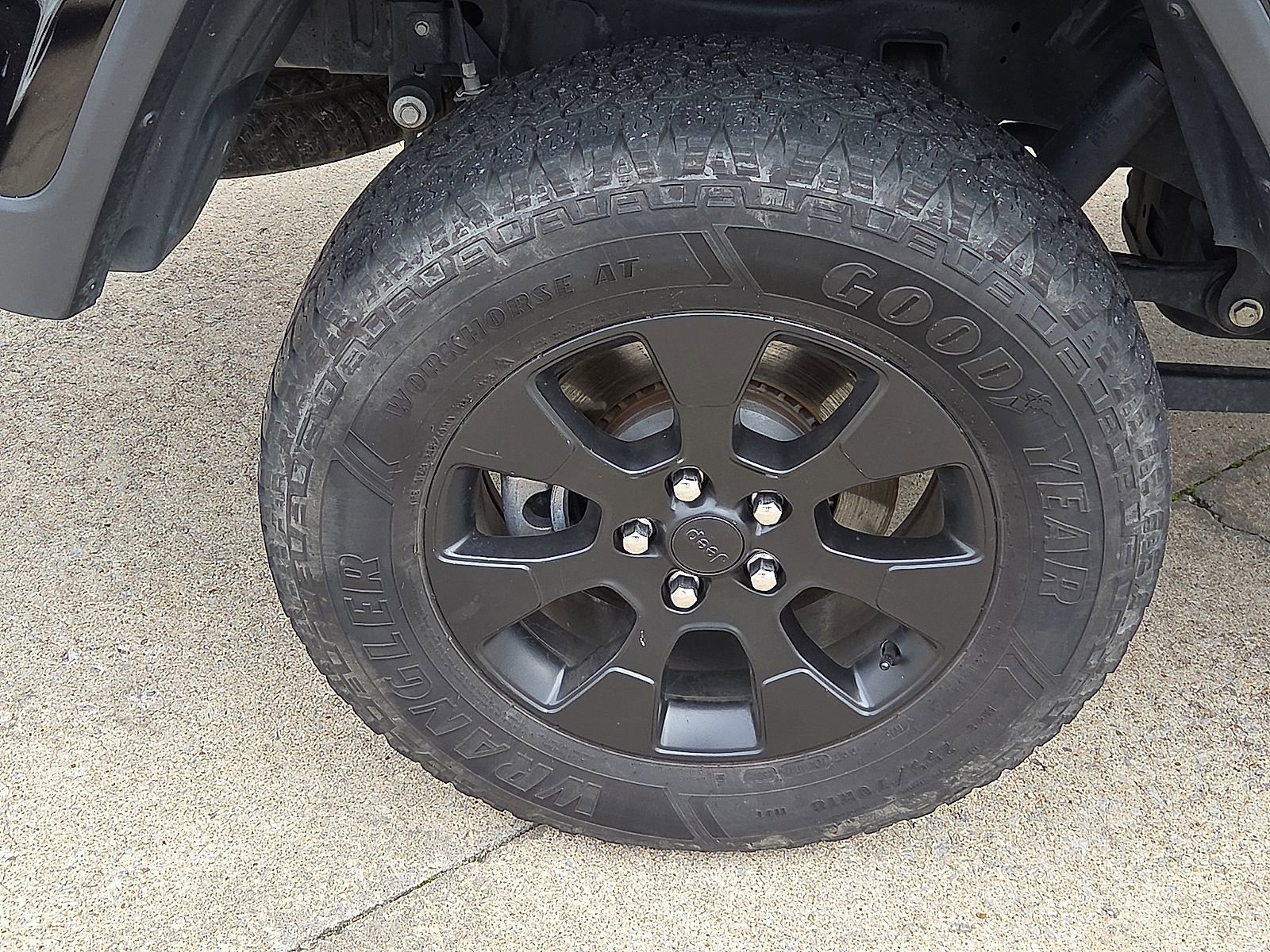 Used 2021 Jeep Gladiator Willys image 7