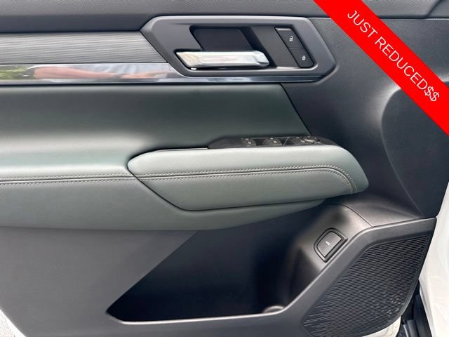 Used 2026 GMC Terrain AT4 AWD/4WD image 9