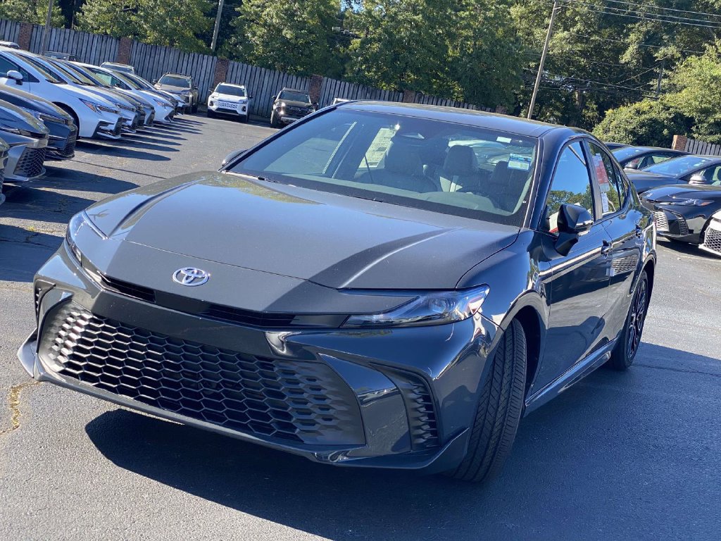 New 2026 Toyota Camry Hybrid FWD image 6