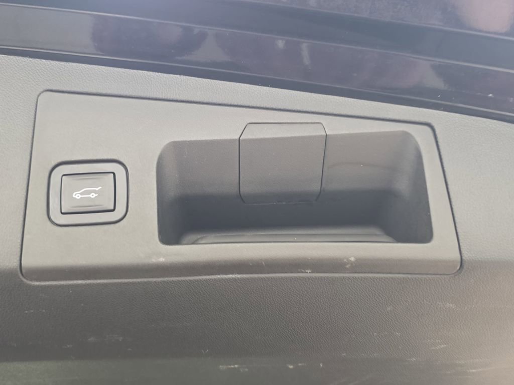 Used 2018 Cadillac XT5 AWD image 34