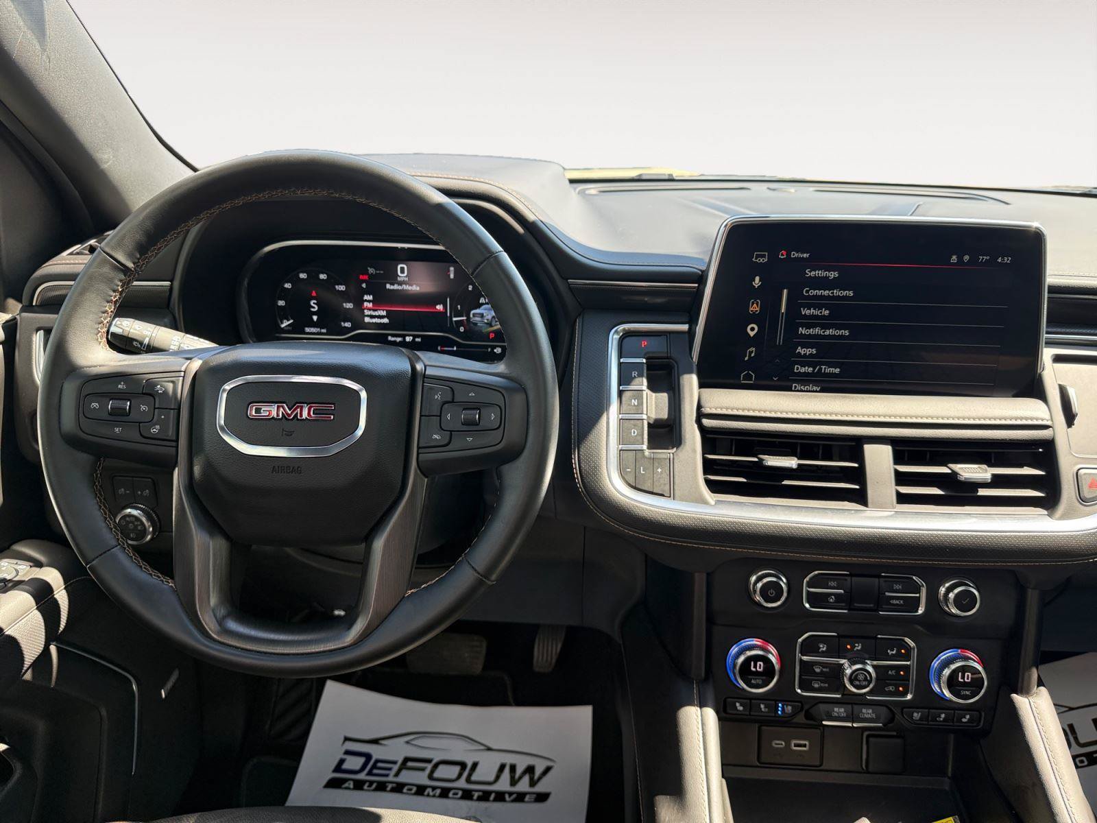 Used 2023 GMC Yukon AT4 w/ AT4 Premium Plus Package AWD/4WD image 13