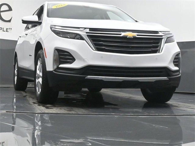 Used 2024 Chevrolet Equinox LT image 3