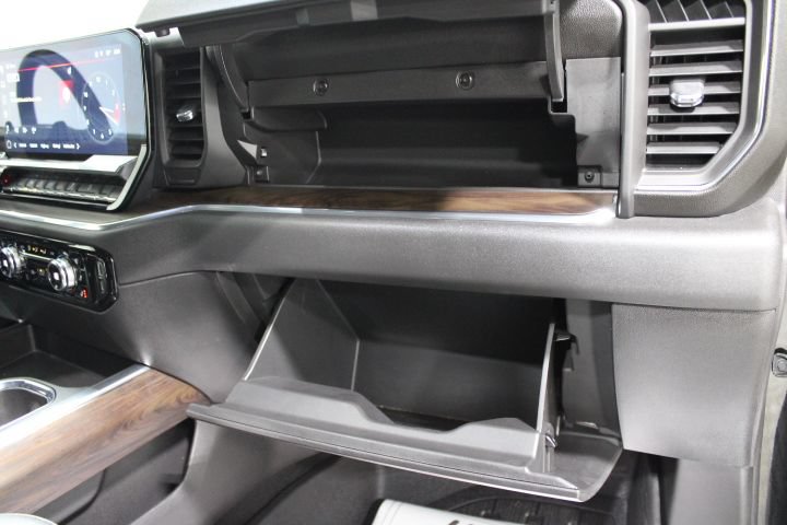 Used 2023 GMC Sierra 1500 SLT w/ SLT Premium Package AWD/4WD image 28
