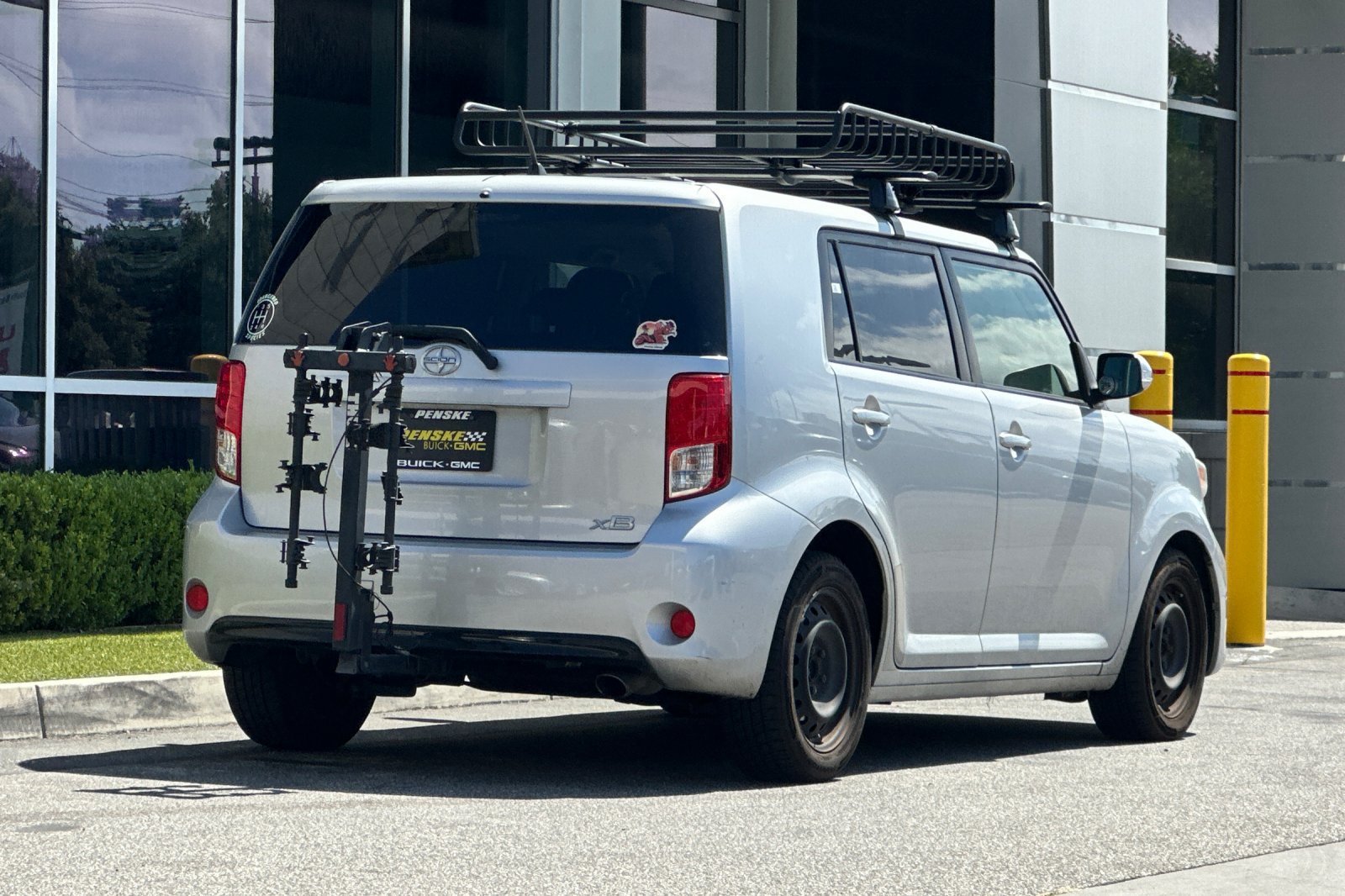 Used 2015 Scion xB FWD image 4
