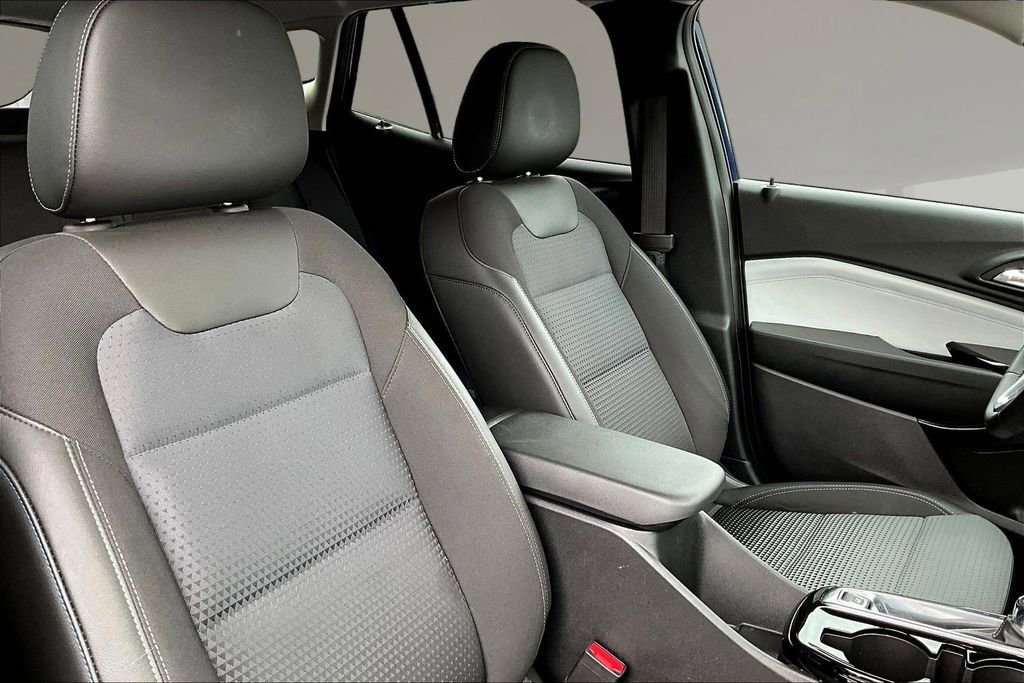 Used 2024 Chevrolet Trax LT w/ Driver Confidence Package FWD image 25