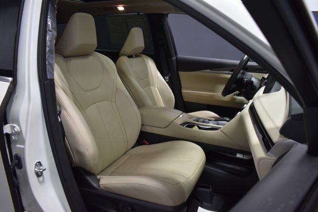 Used 2025 INFINITI QX60 Luxe w/ Vision Package image 14