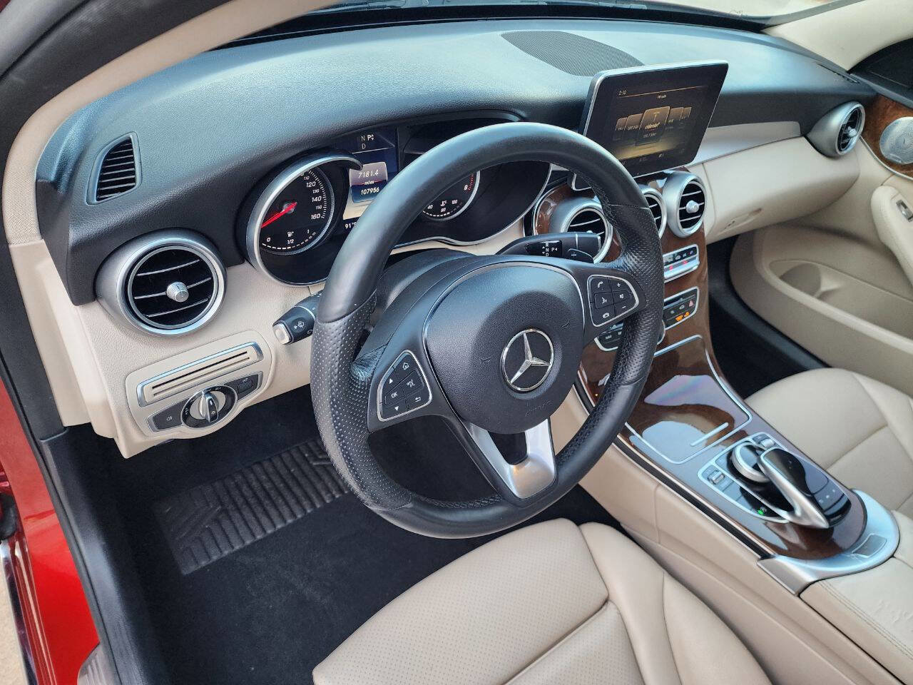 Used 2017 Mercedes-Benz C 300 4MATIC Sedan image 37