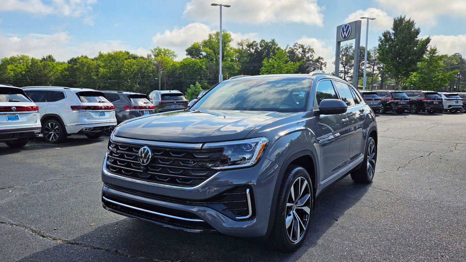 New 2026 Volkswagen Atlas Cross Sport SEL Premium R-Line AWD/4WD image 9