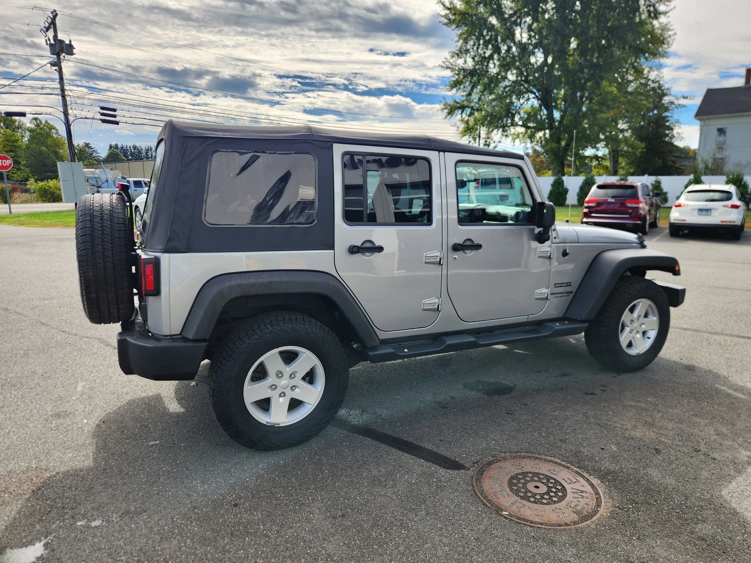 Used 2018 Jeep Wrangler Unlimited Sport S AWD/4WD image 16