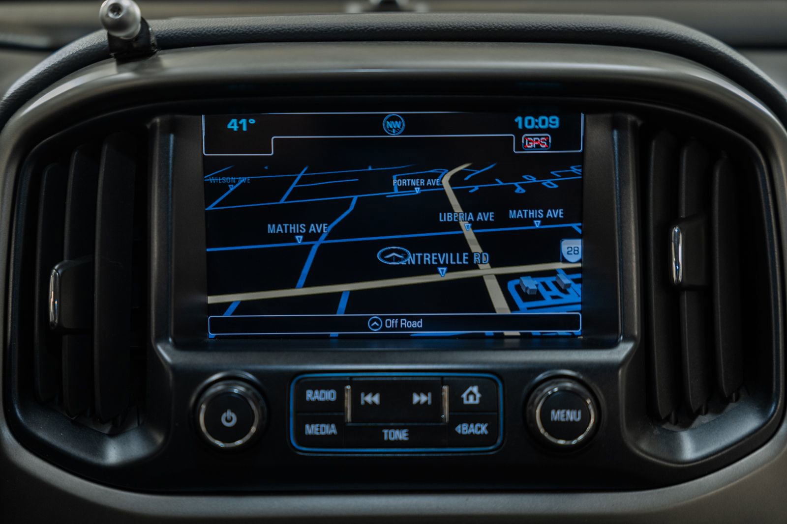 Used 2016 Chevrolet Colorado Z71 image 21