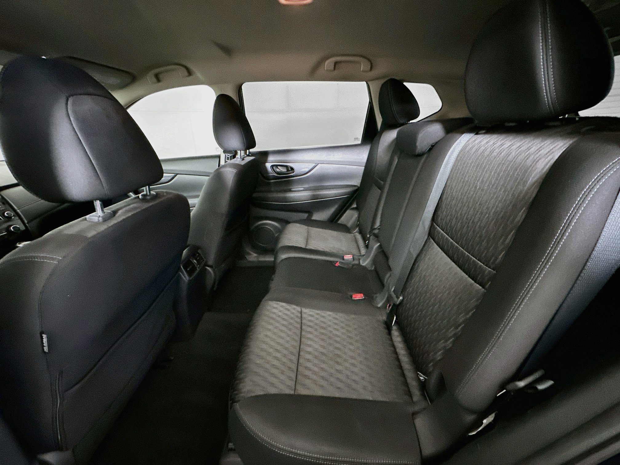 Used 2019 Nissan Rogue S FWD image 26