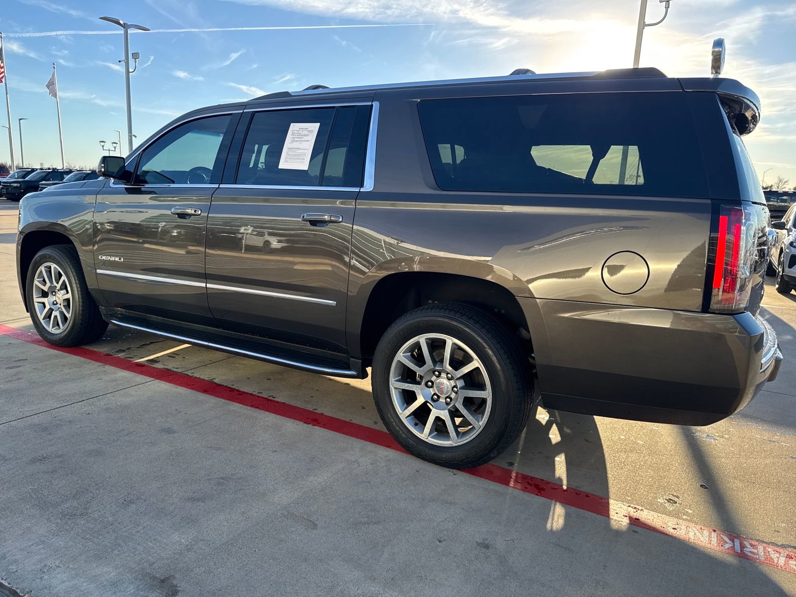 Used 2020 GMC Yukon XL Denali w/ Open Road Package image 3