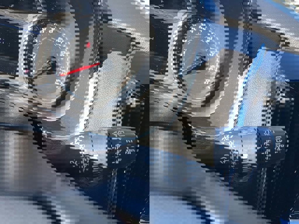 Used 2023 Chevrolet Traverse LT image 33