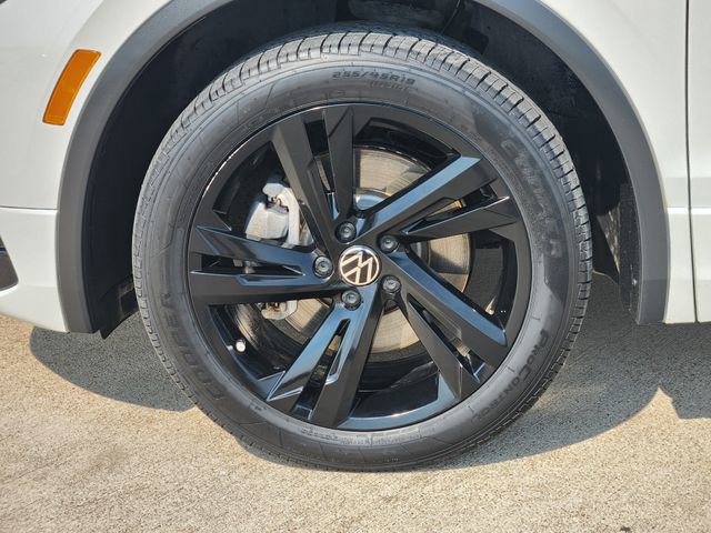 Used 2024 Volkswagen Tiguan SE R-Line FWD image 10