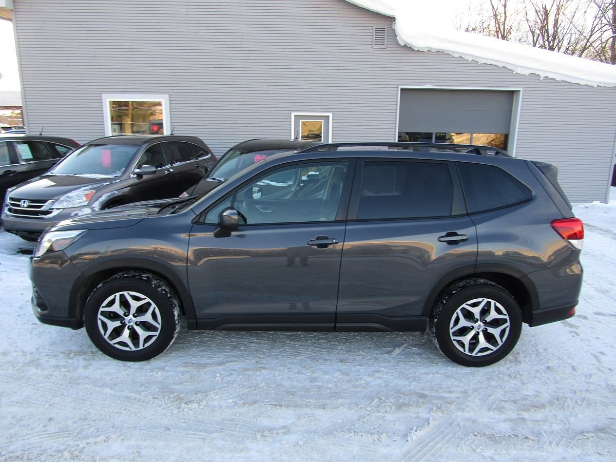 Used 2024 Subaru Forester Premium w/ POP Package 1 AWD/4WD image 2