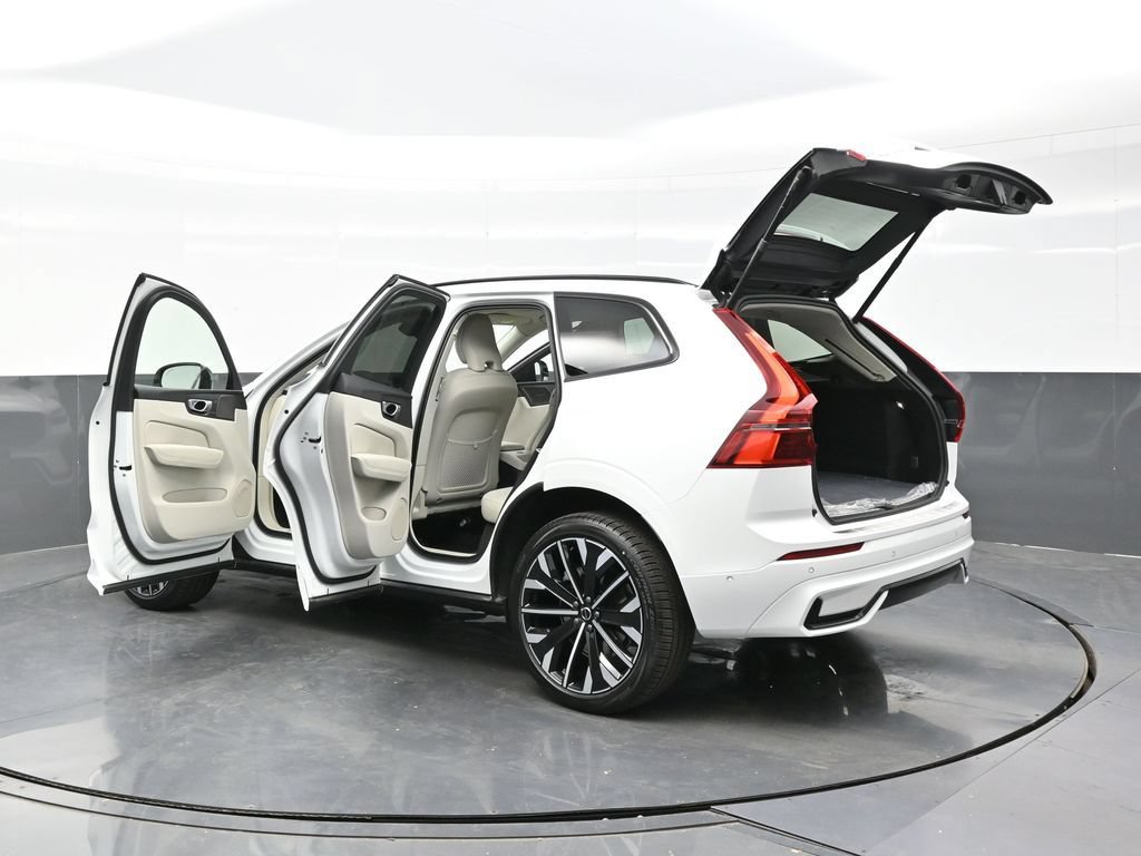 New 2026 Volvo XC60 T8 Ultra w/ Protection Package Premier AWD/4WD image 43