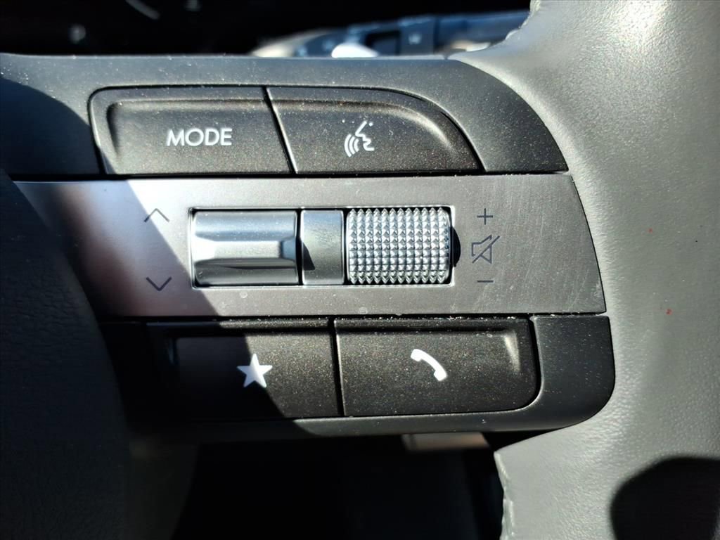 Used 2025 Hyundai Kona Limited image 21