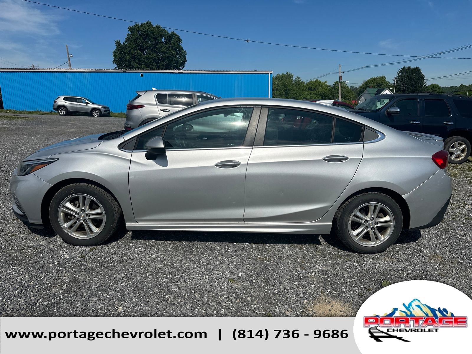Used 2017 Chevrolet Cruze LT w/ RS Package FWD image 2