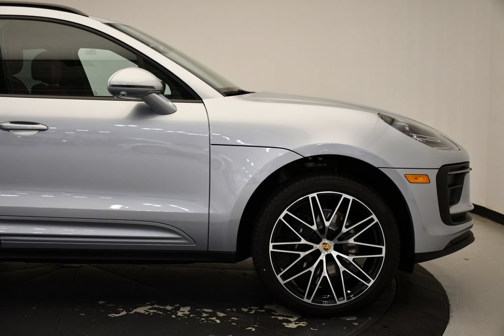 Certified 2026 Porsche Macan AWD/4WD image 15