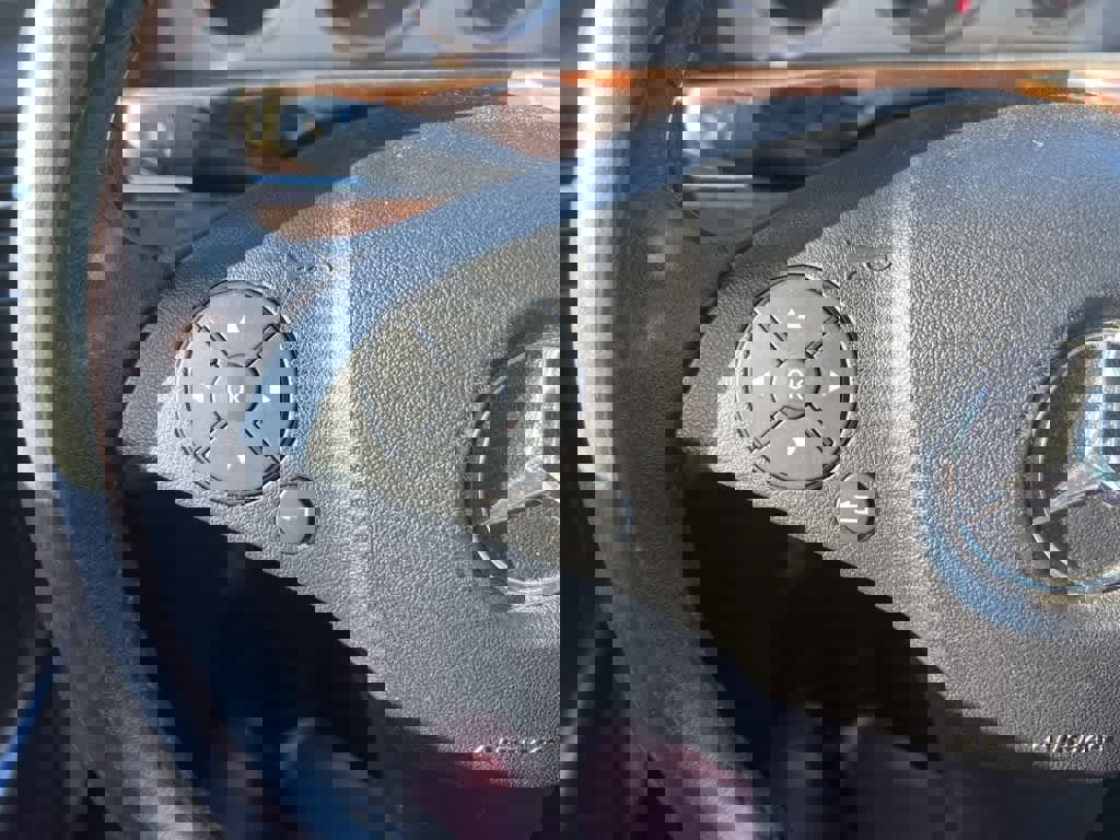 Used 2012 Mercedes-Benz GLK 350 2WD image 16