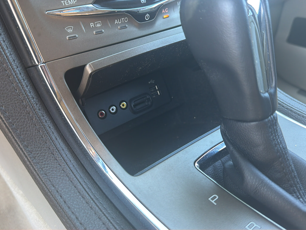 Used 2013 Lincoln MKX AWD image 29