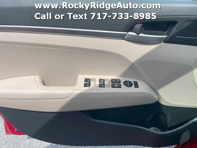 Used 2019 Hyundai Elantra SE image 22