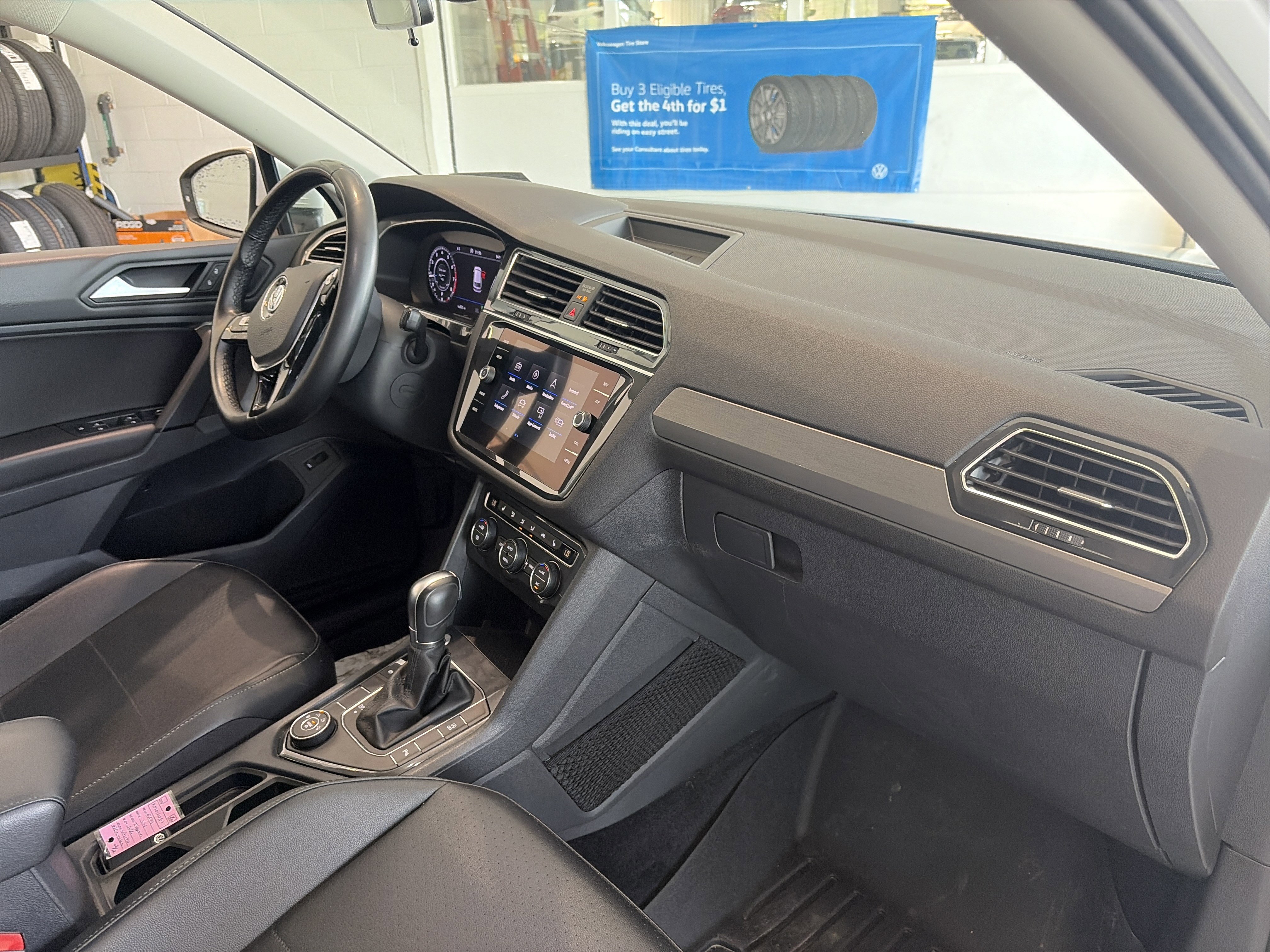 Used 2019 Volkswagen Tiguan SEL AWD/4WD image 33
