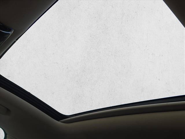 Used 2017 BMW 740i RWD image 16
