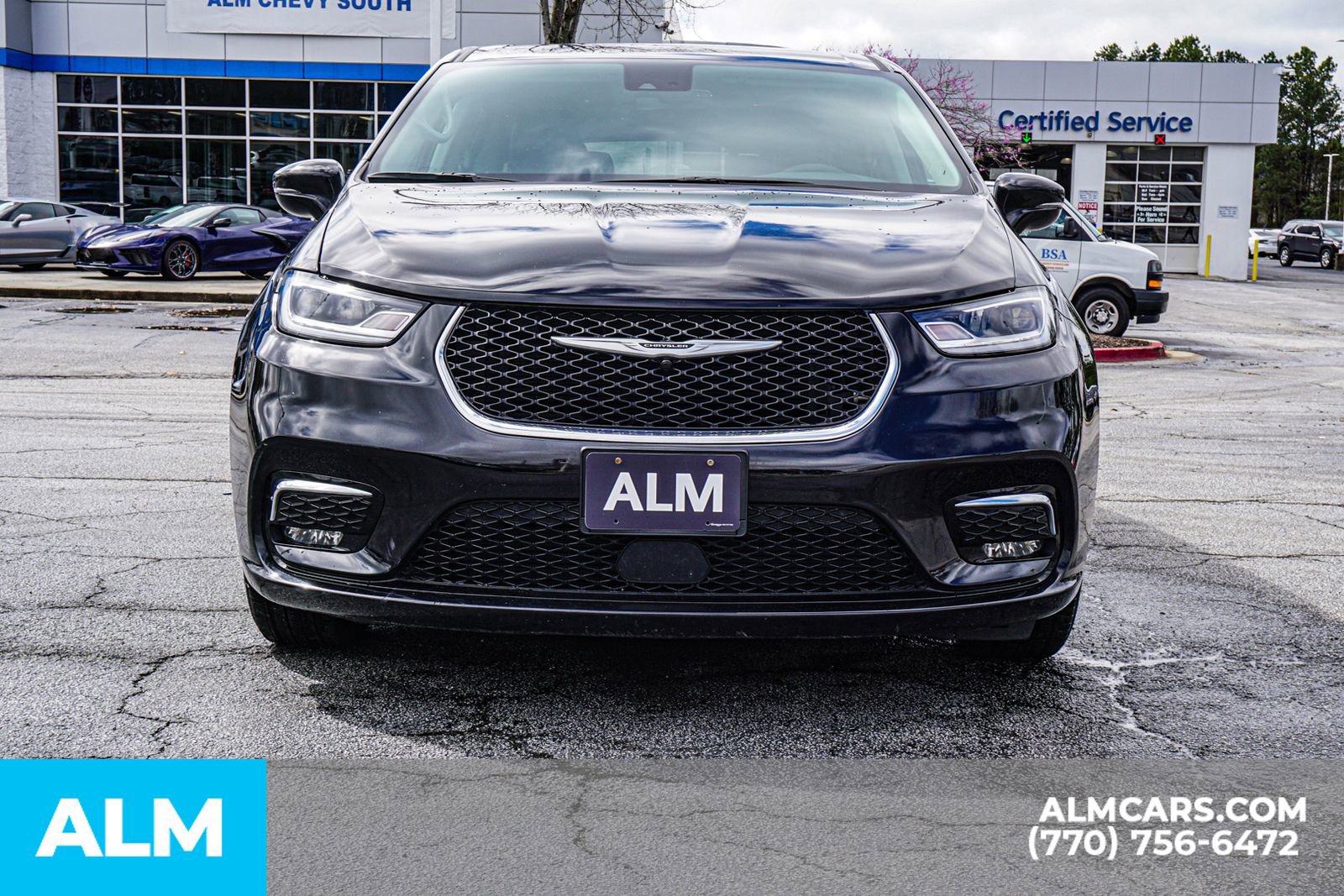 Used 2024 Chrysler Pacifica Touring-L image 12