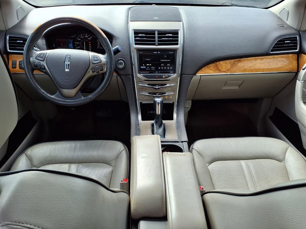 Used 2013 Lincoln MKX AWD image 11