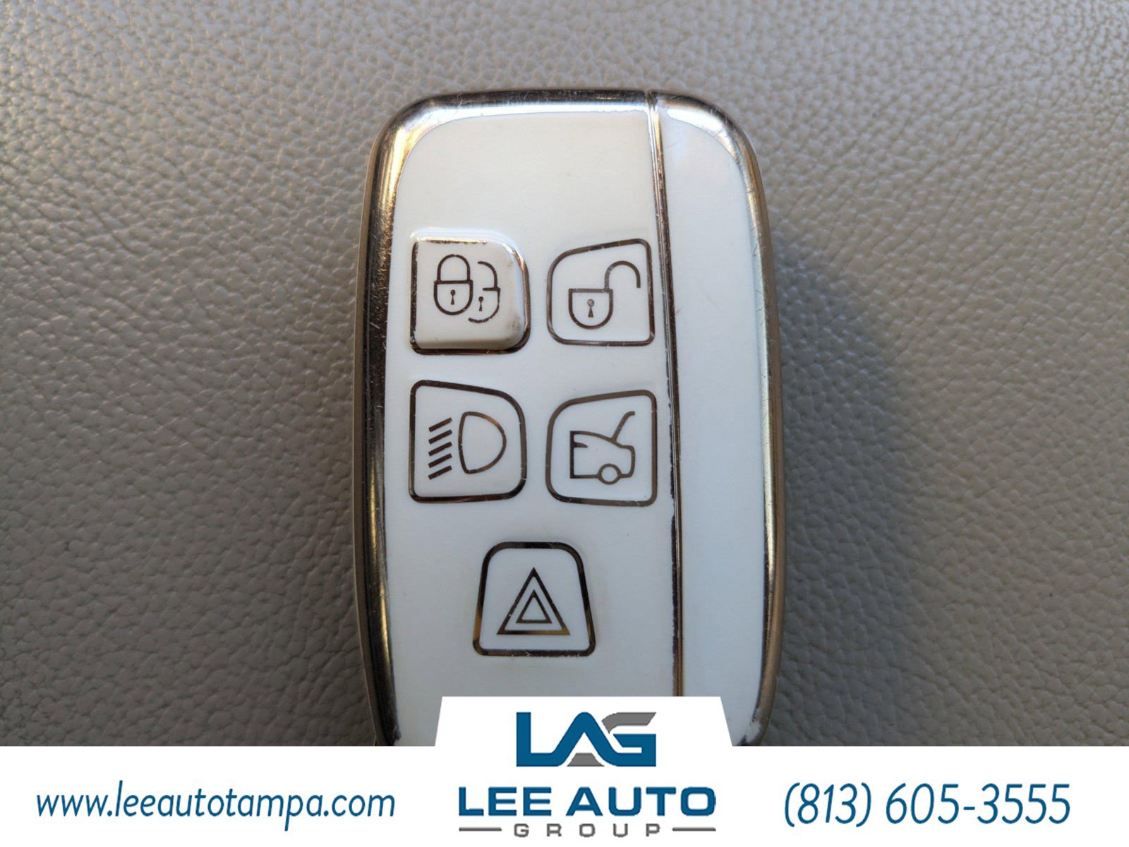 Used 2017 Land Rover Discovery Sport HSE image 31