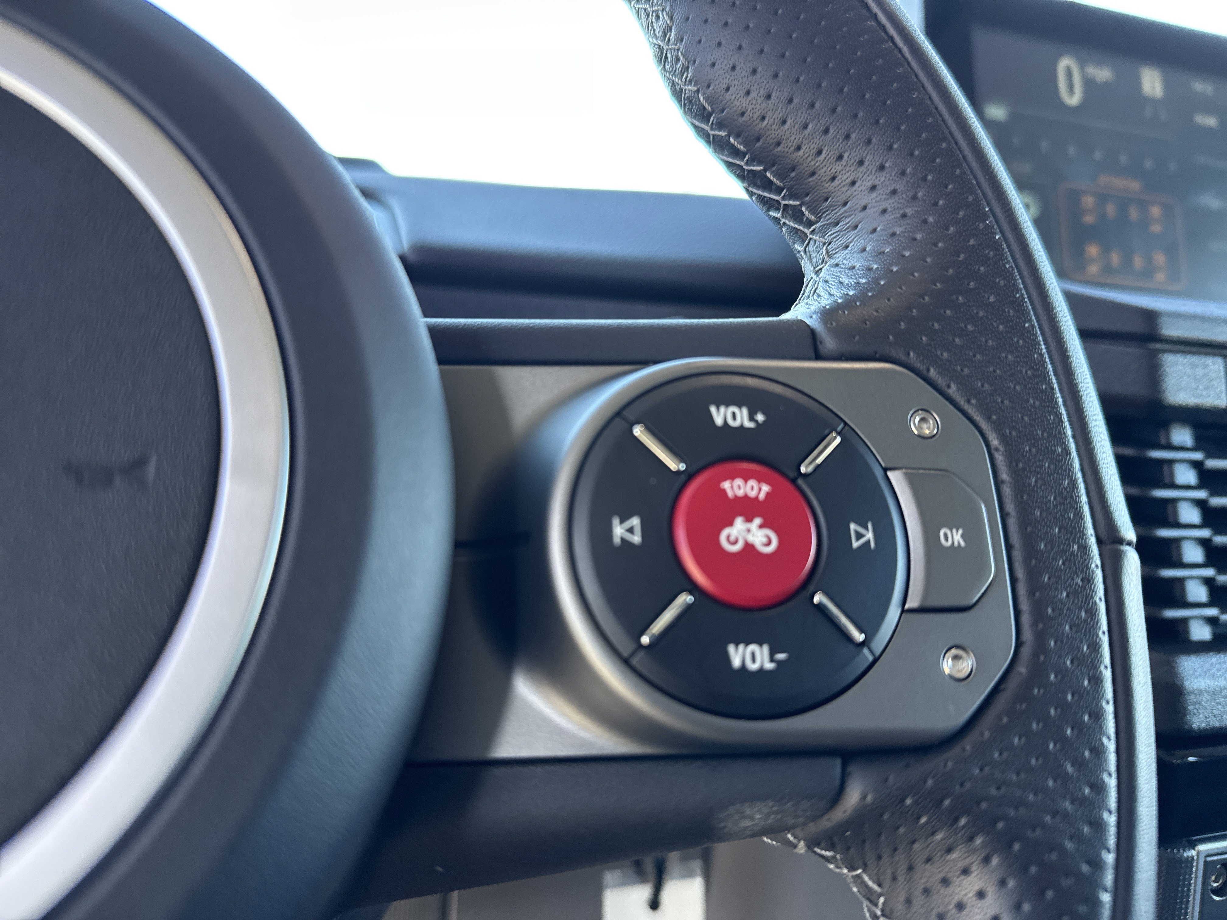 Used 2024 INEOS Grenadier Fieldmaster Edition image 20