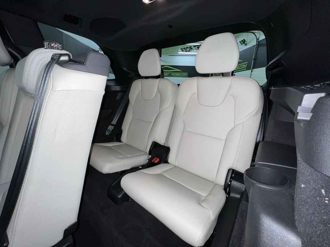 Used 2022 Volvo XC90 T8 R-Design w/ Advanced Package AWD/4WD image 29