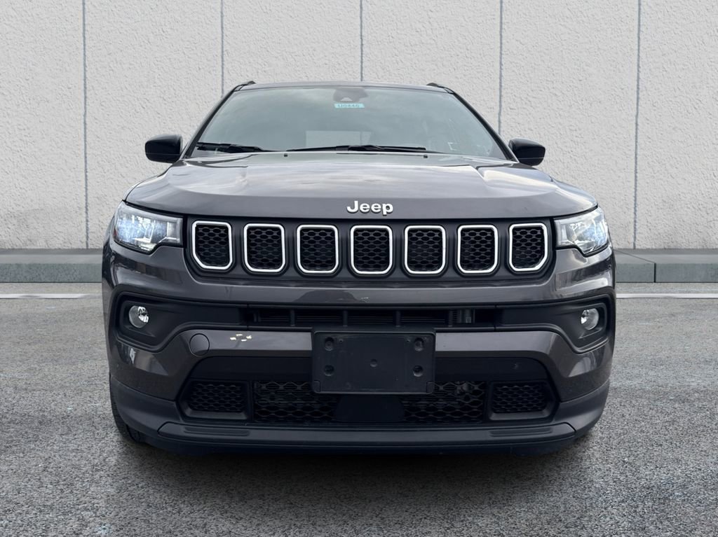 Used 2023 Jeep Compass Latitude image 2