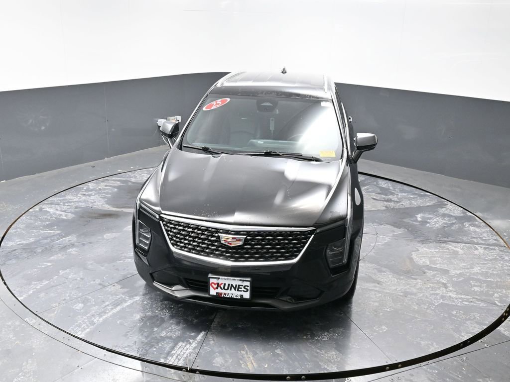 Used 2025 Cadillac XT4 Premium Luxury image 45