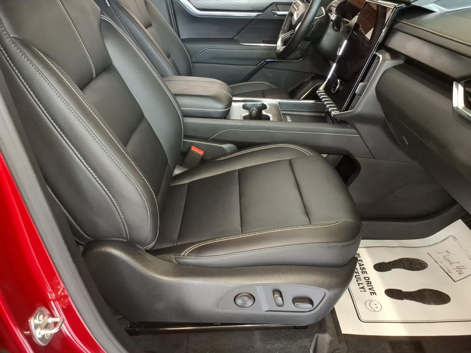 Used 2026 GMC Acadia Elevation w/ Black Edition AWD/4WD image 28
