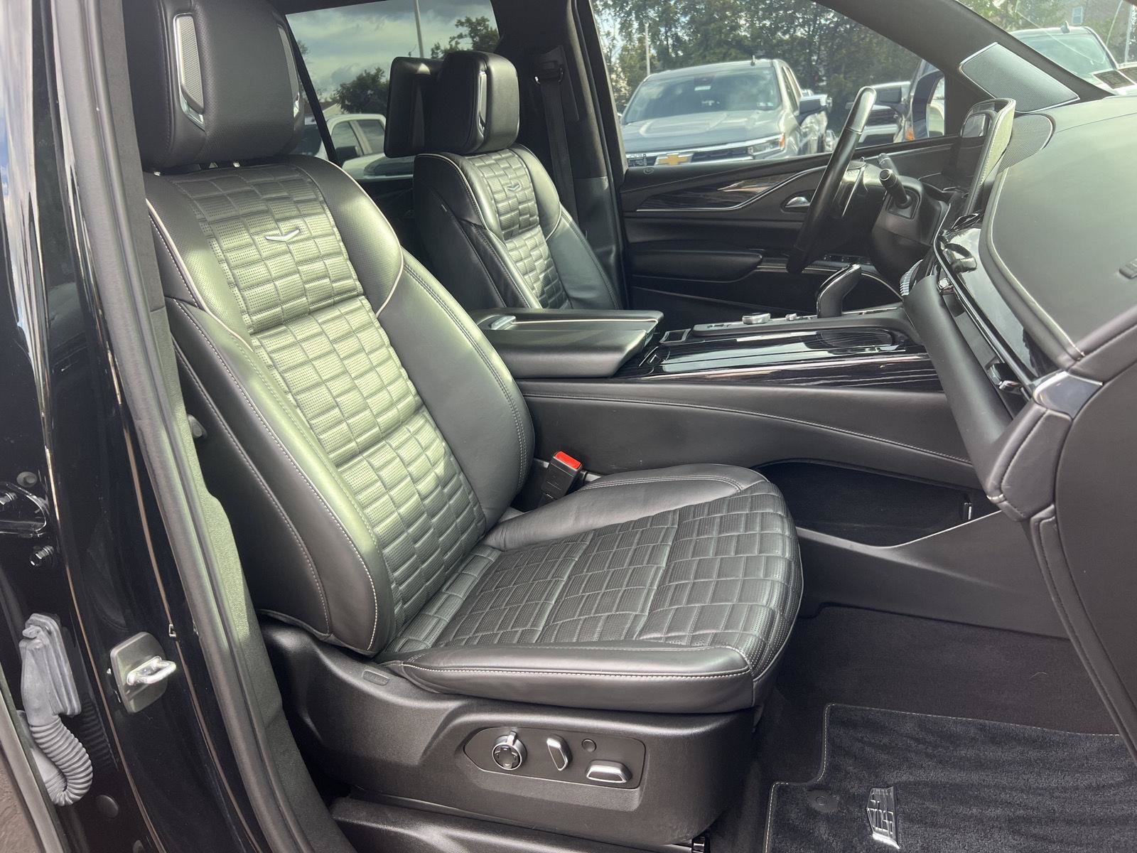 Used 2023 Cadillac Escalade V AWD/4WD image 19