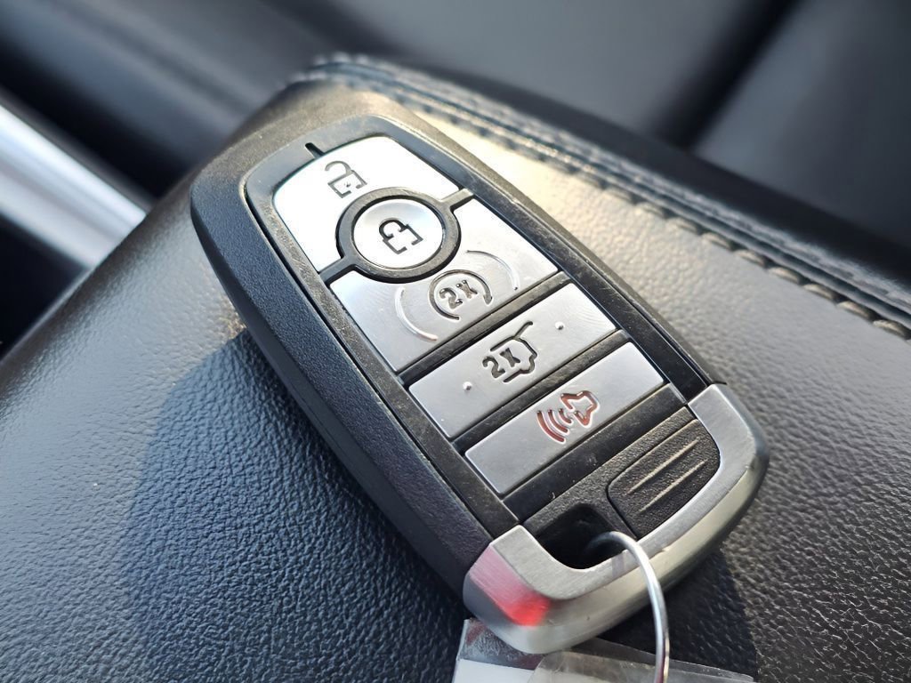 Used 2022 Ford Explorer XLT w/ Equipment Group 202A image 35