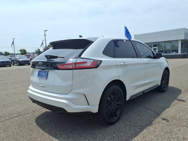Certified 2022 Ford Edge ST-Line AWD/4WD image 7