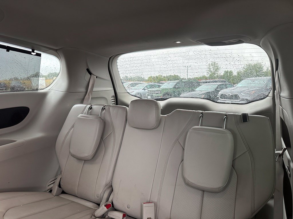 Used 2018 Chrysler Pacifica Touring-L Plus FWD image 23