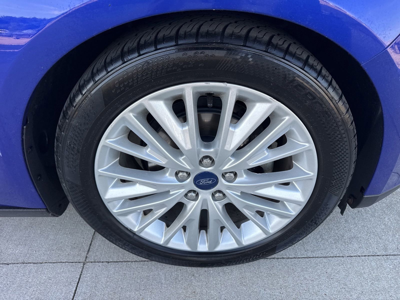 Used 2015 Ford Focus Titanium FWD image 20