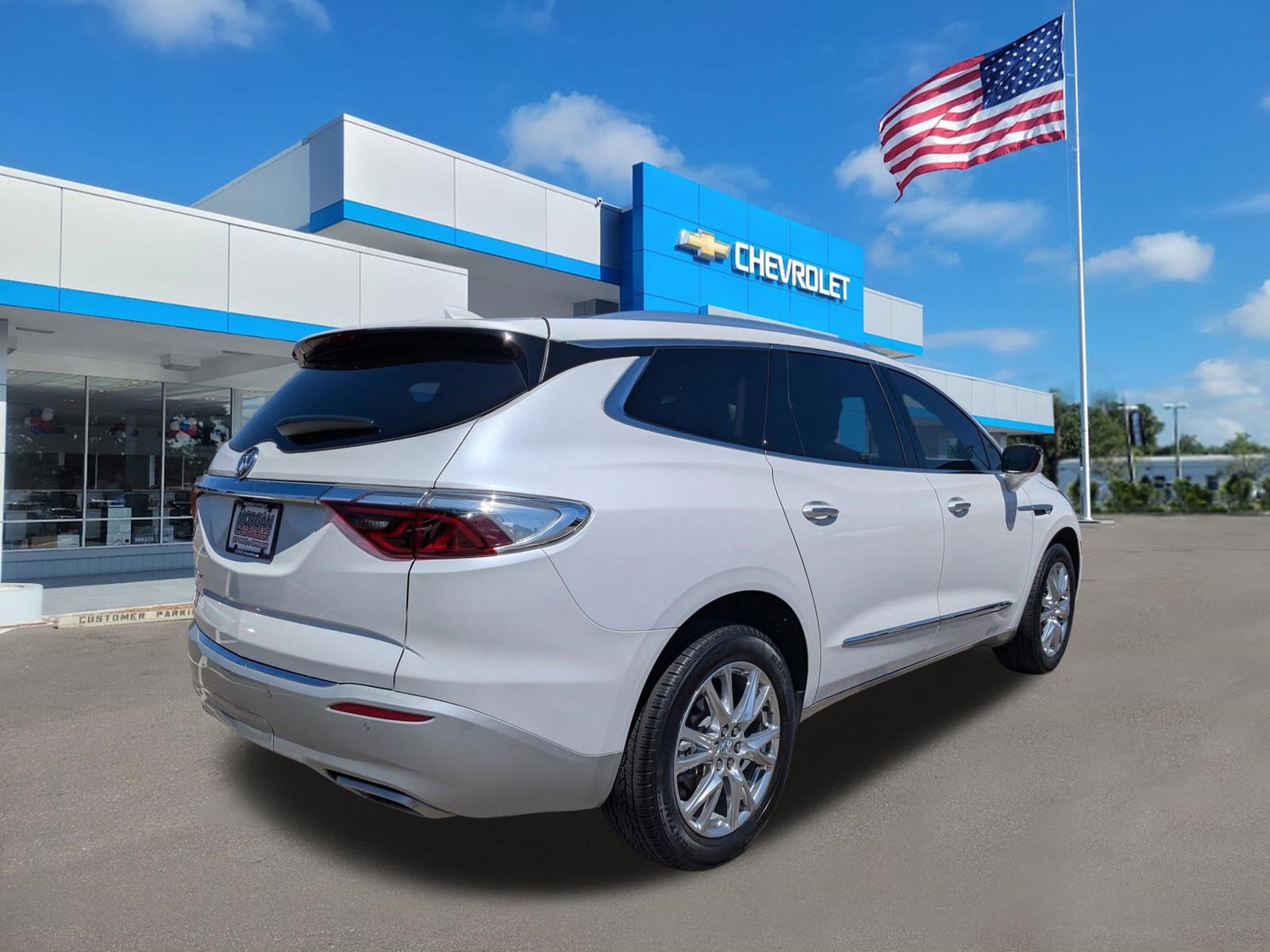 Used 2023 Buick Enclave Essence w/ Experience Buick Package image 4