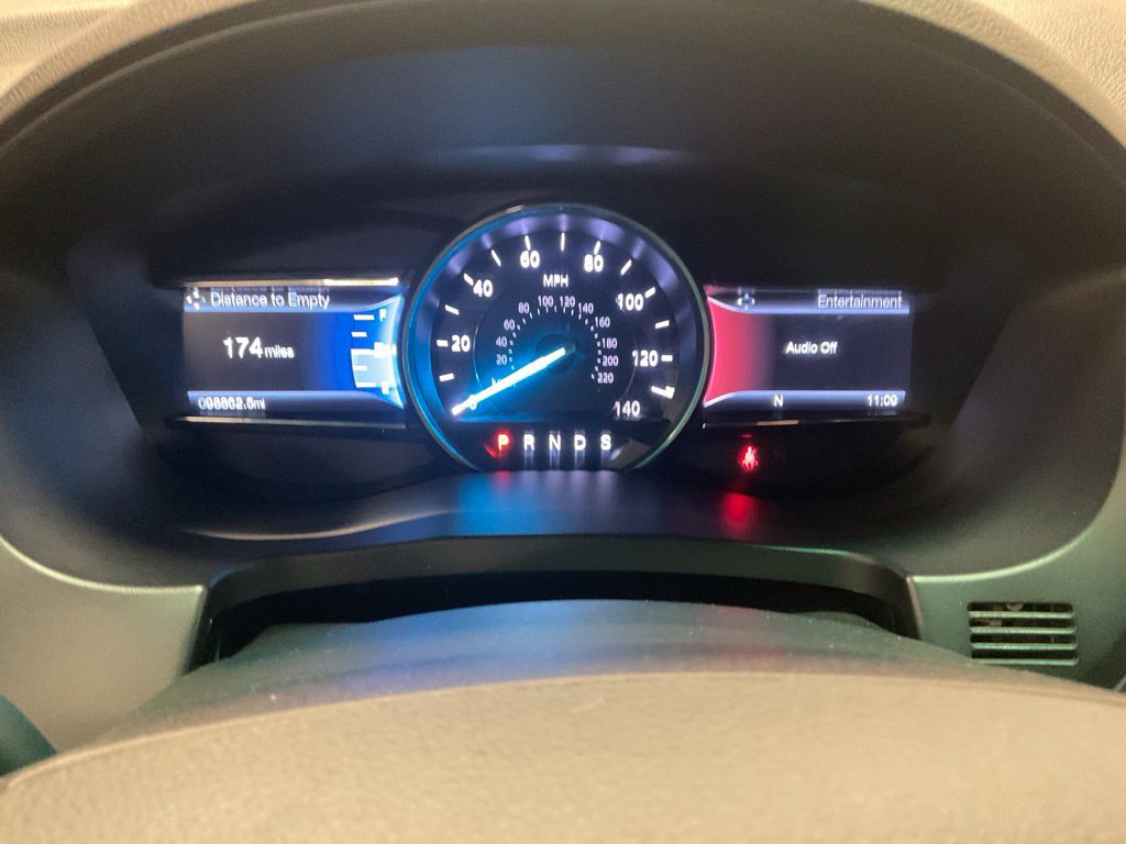 Used 2017 Ford Explorer Limited w/ Equipment Group 301A AWD/4WD image 2