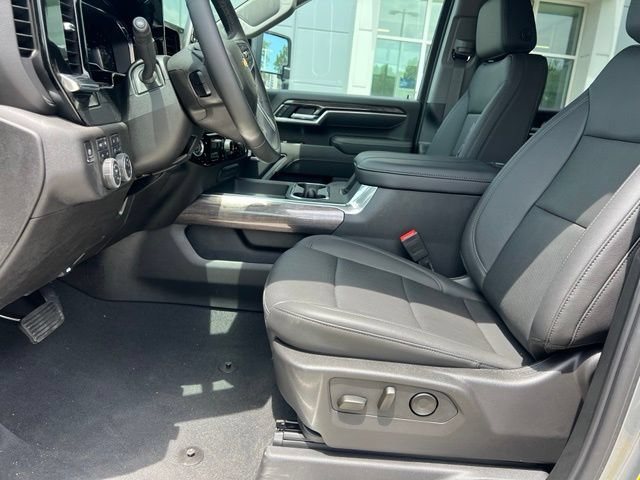 Used 2025 Chevrolet Silverado 2500 LTZ w/ LTZ Plus Package AWD/4WD image 15