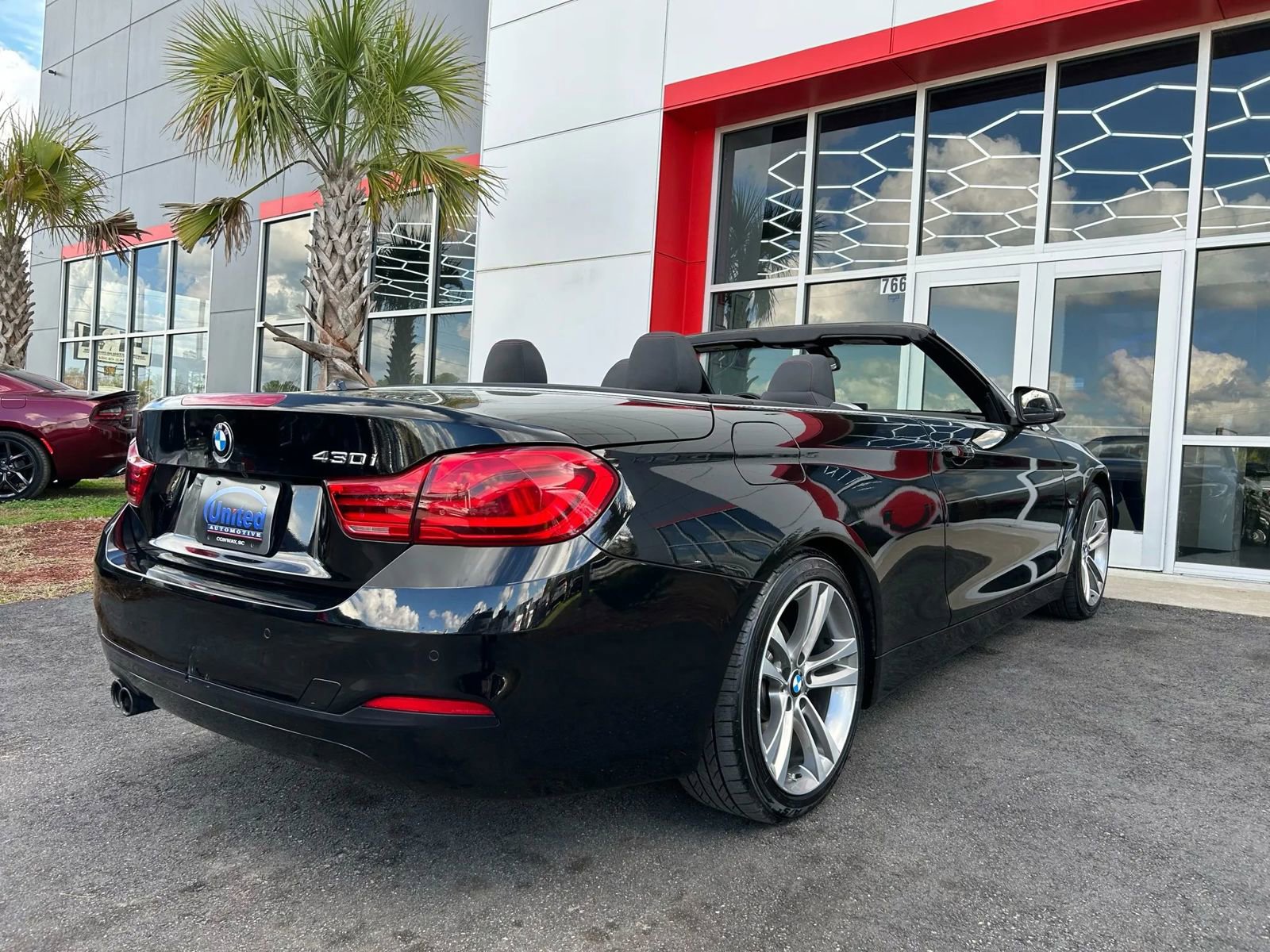 Used 2019 BMW 430i Convertible w/ Convenience Package image 11