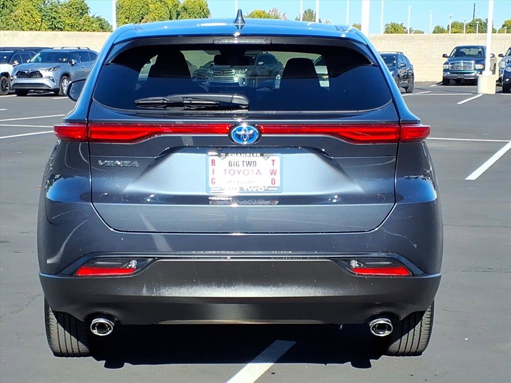 Certified 2023 Toyota Venza LE image 5