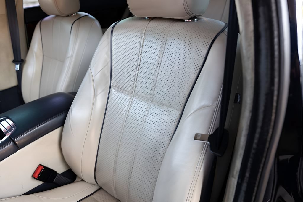 Used 2012 Jaguar XJ L RWD image 43